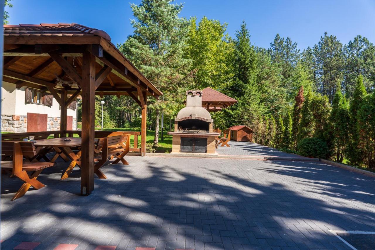 Lovac Apartmani ズラティボール エクステリア 写真