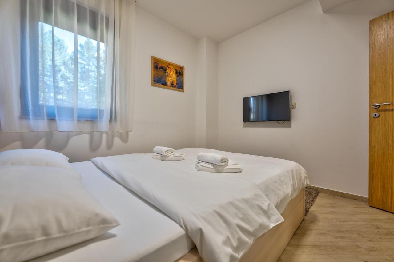 Lovac Apartmani ズラティボール エクステリア 写真