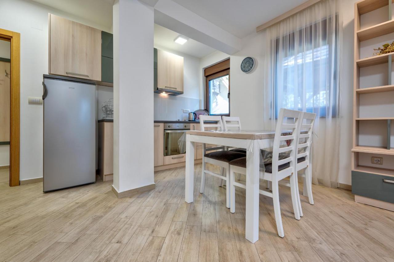 Lovac Apartmani ズラティボール エクステリア 写真