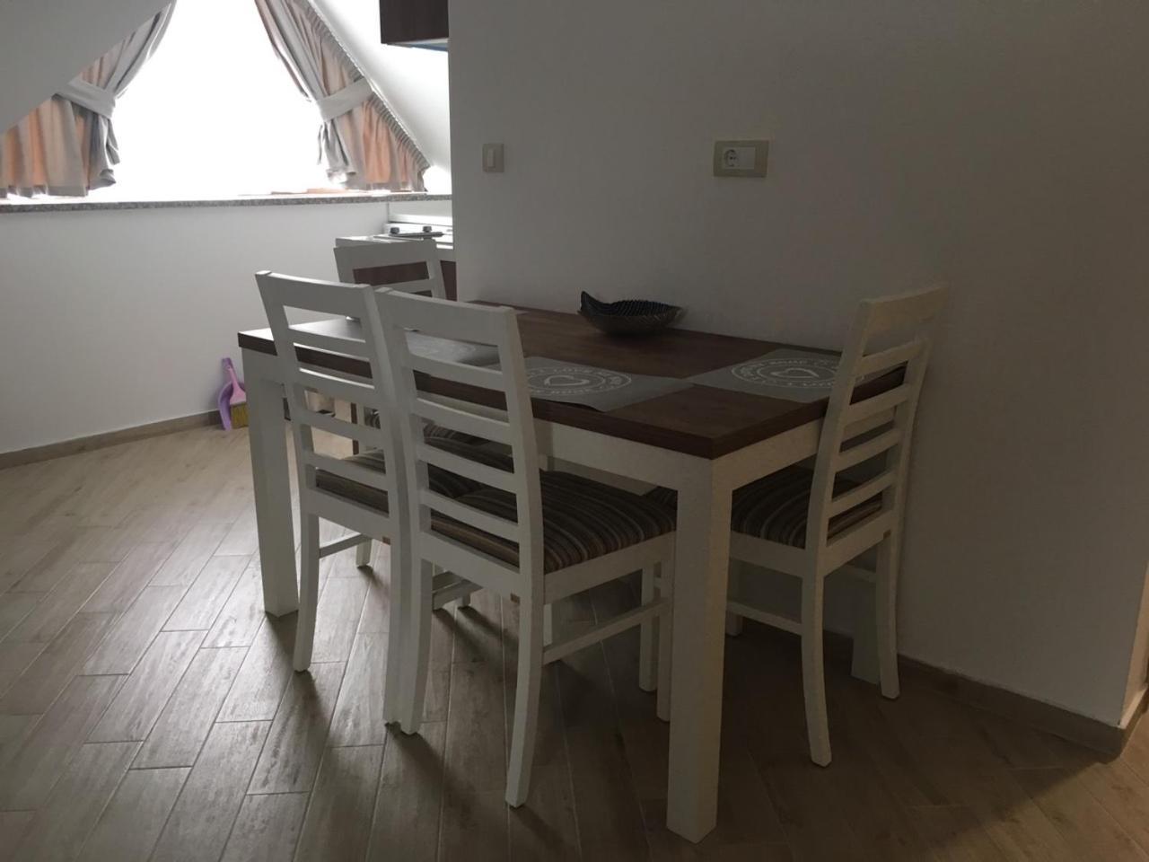 Lovac Apartmani ズラティボール 部屋 写真