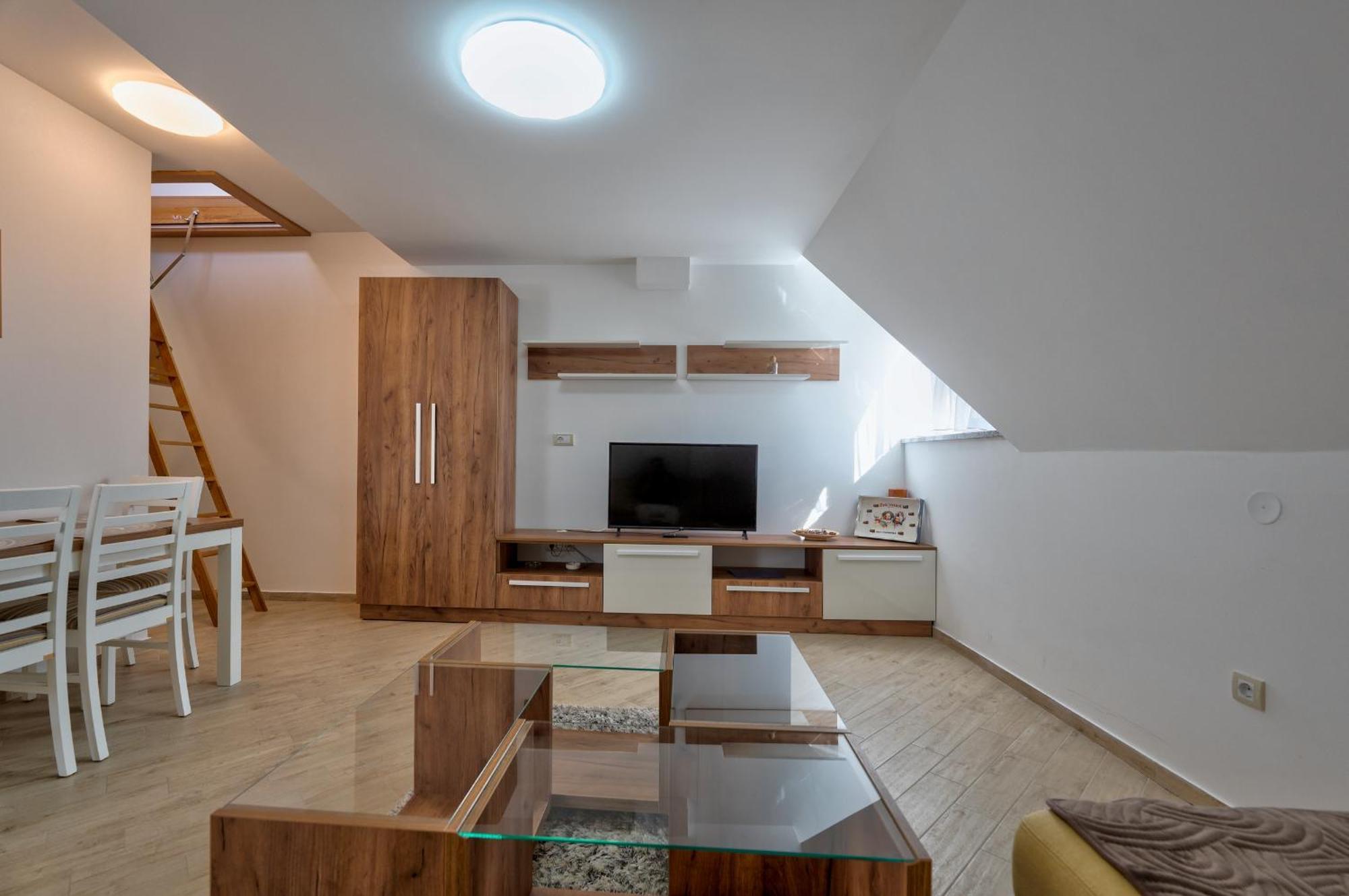 Lovac Apartmani ズラティボール エクステリア 写真